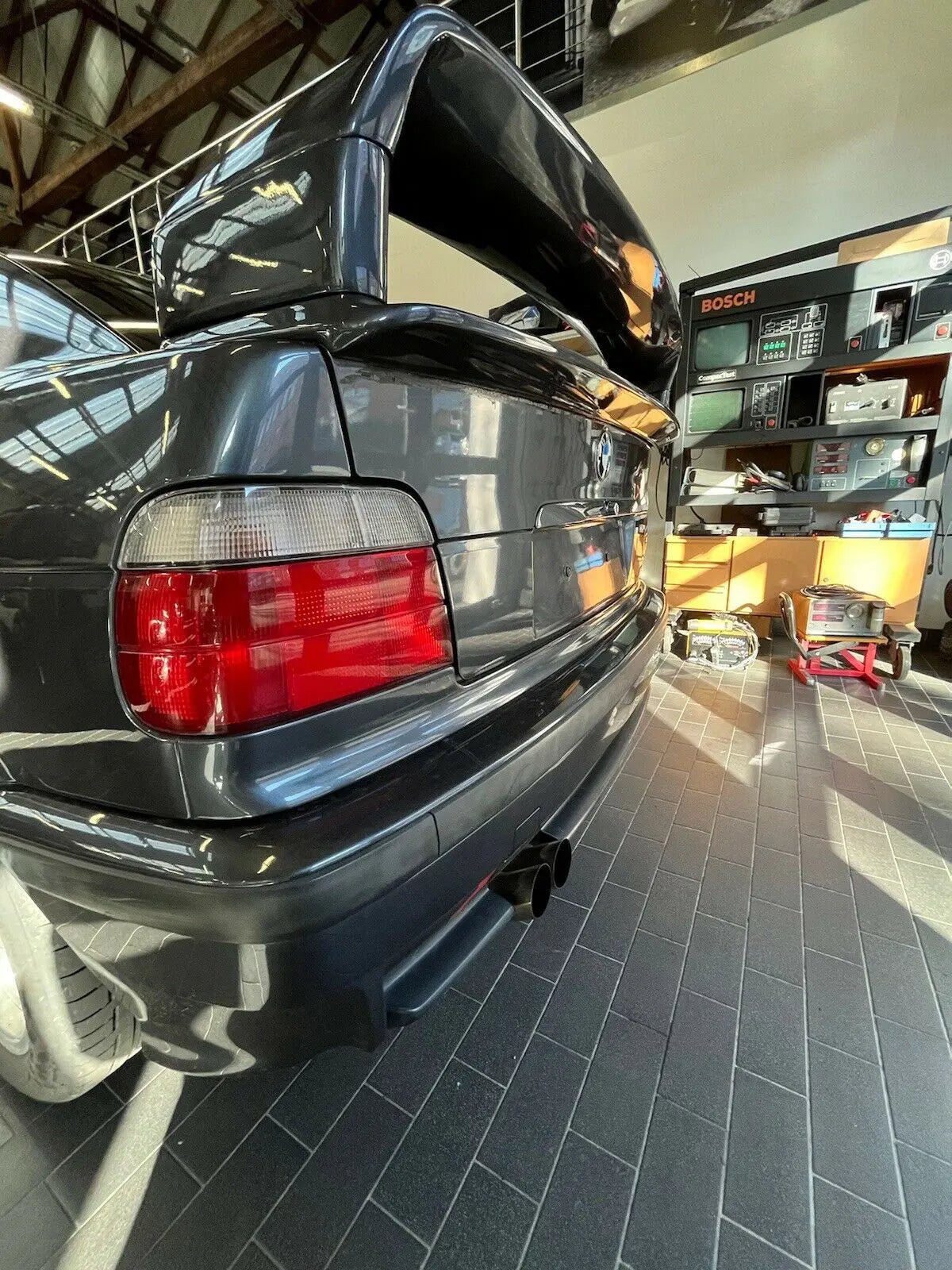 BMW M3 E36 en rouge à vendre en Suède